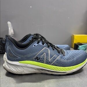 Uses New Balance 860 Fresh Foam Men's 9.5 Blue Running Shoes
